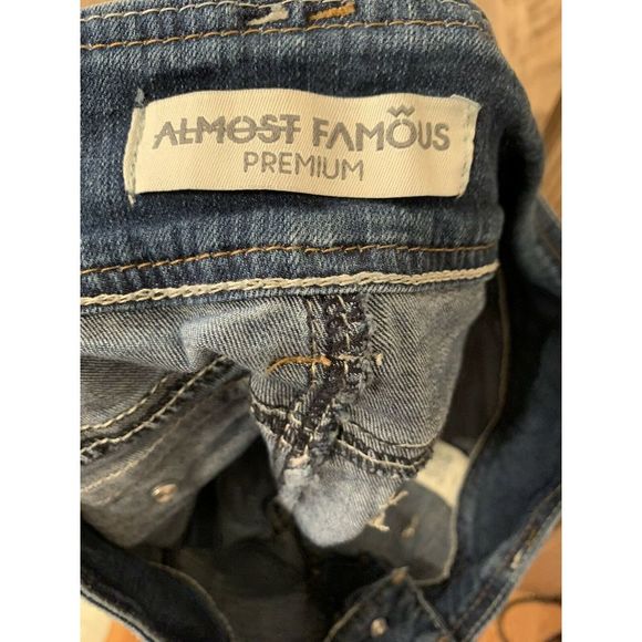 Almost Famous Premium Denim Shorts Low Rise Patch - Picture 7 of 8